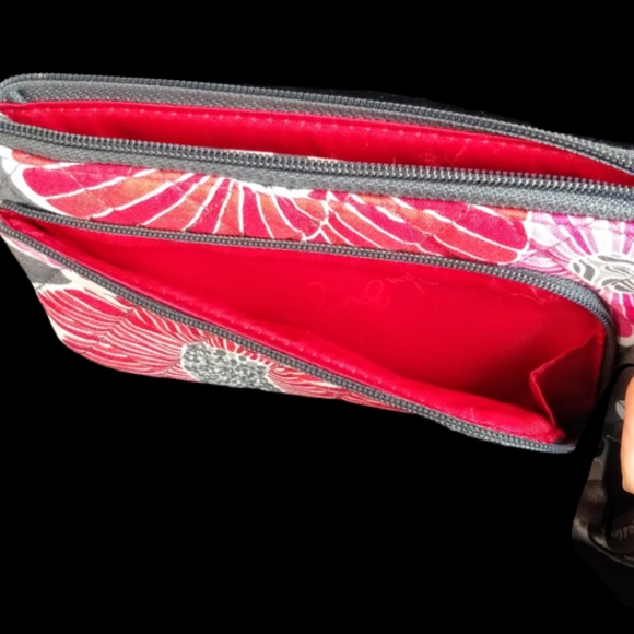 Vera Bradley Pink/Gray Clutch NWOT 🎉2X Host Pick🎉 - Picture 5 of 10